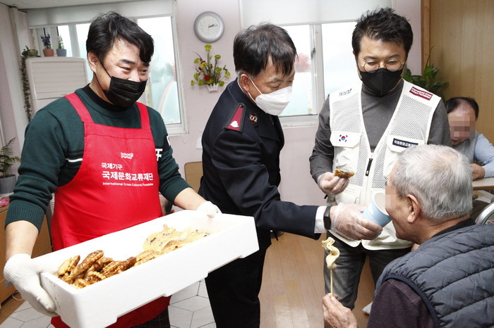 국제기구 국제문화교류재단, 서울 ‘은평의 마을’서 나눔 봉사활동 펼쳐